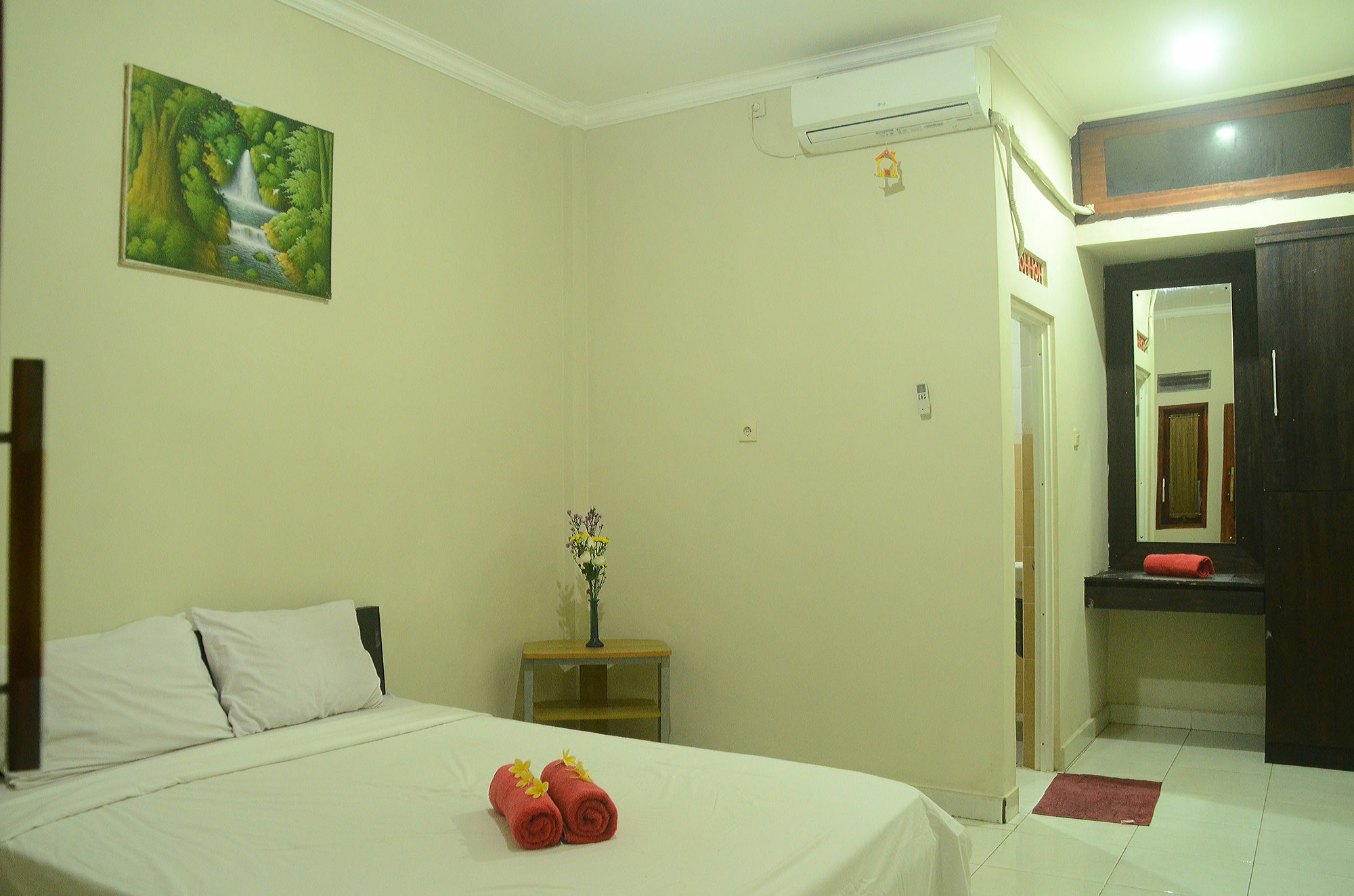 Budget Door Legian Inn Kuta  Luaran gambar