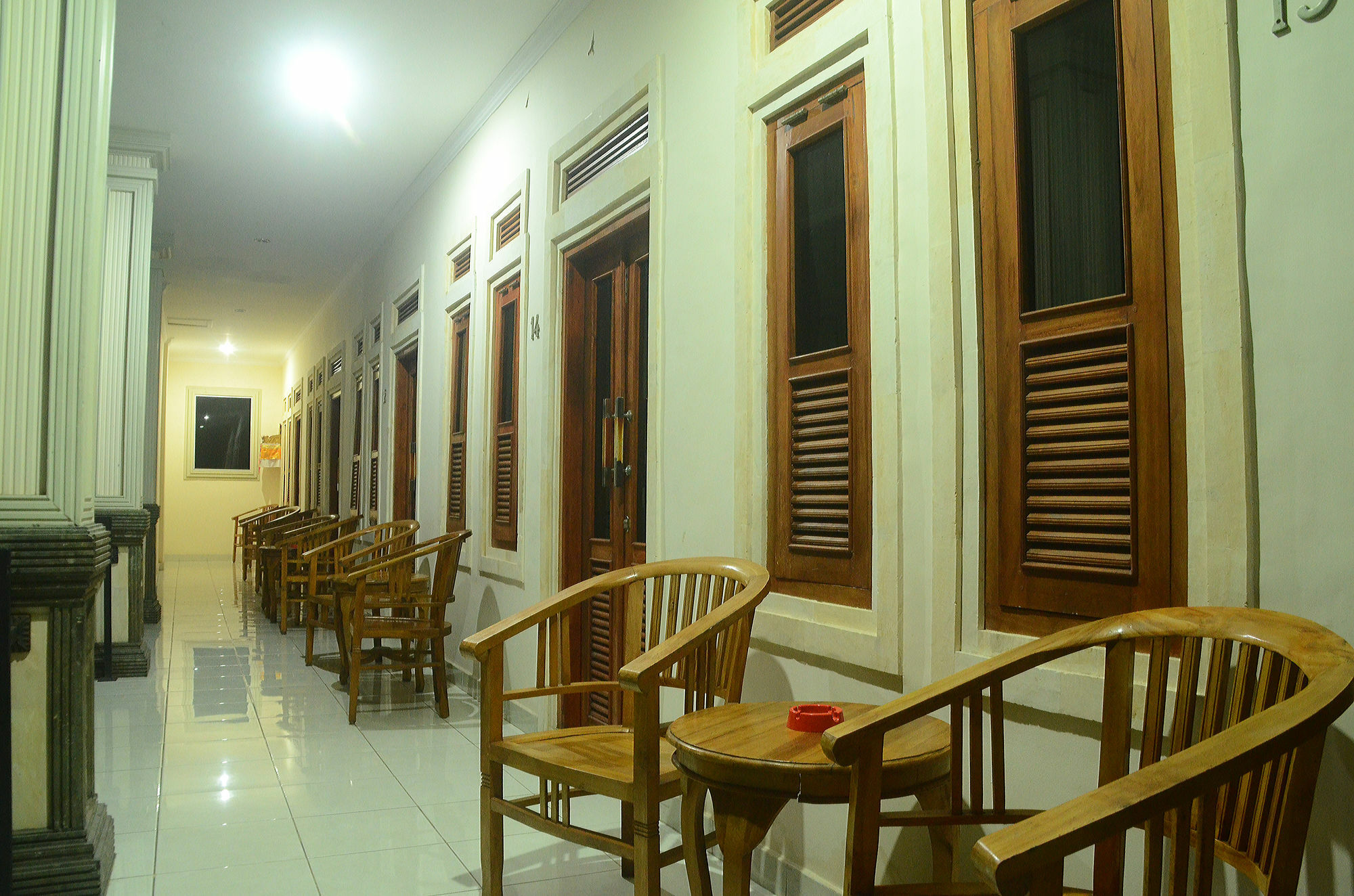 Budget Door Legian Inn Kuta  Luaran gambar